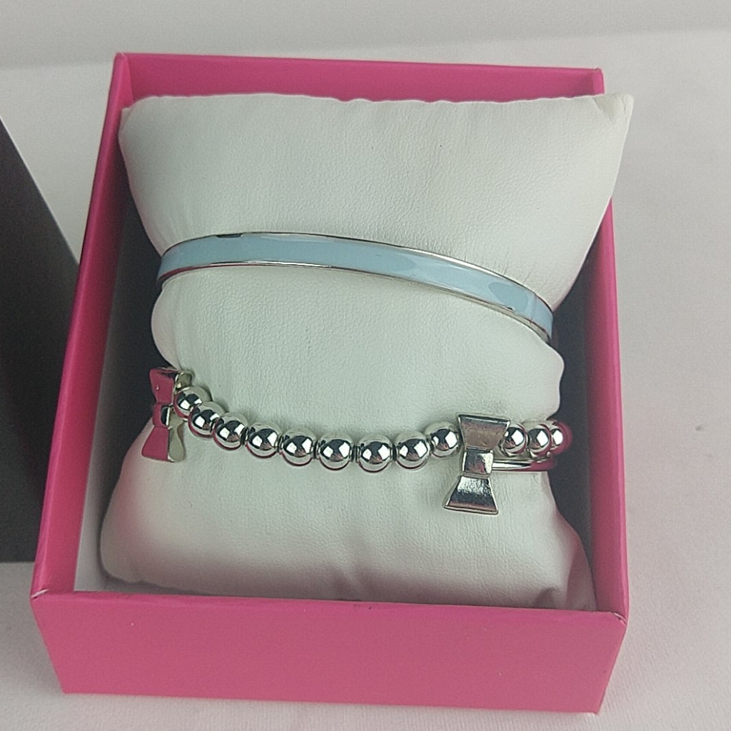 No Boundaries Womans Bangle Bracelets Blue And Bows 5$